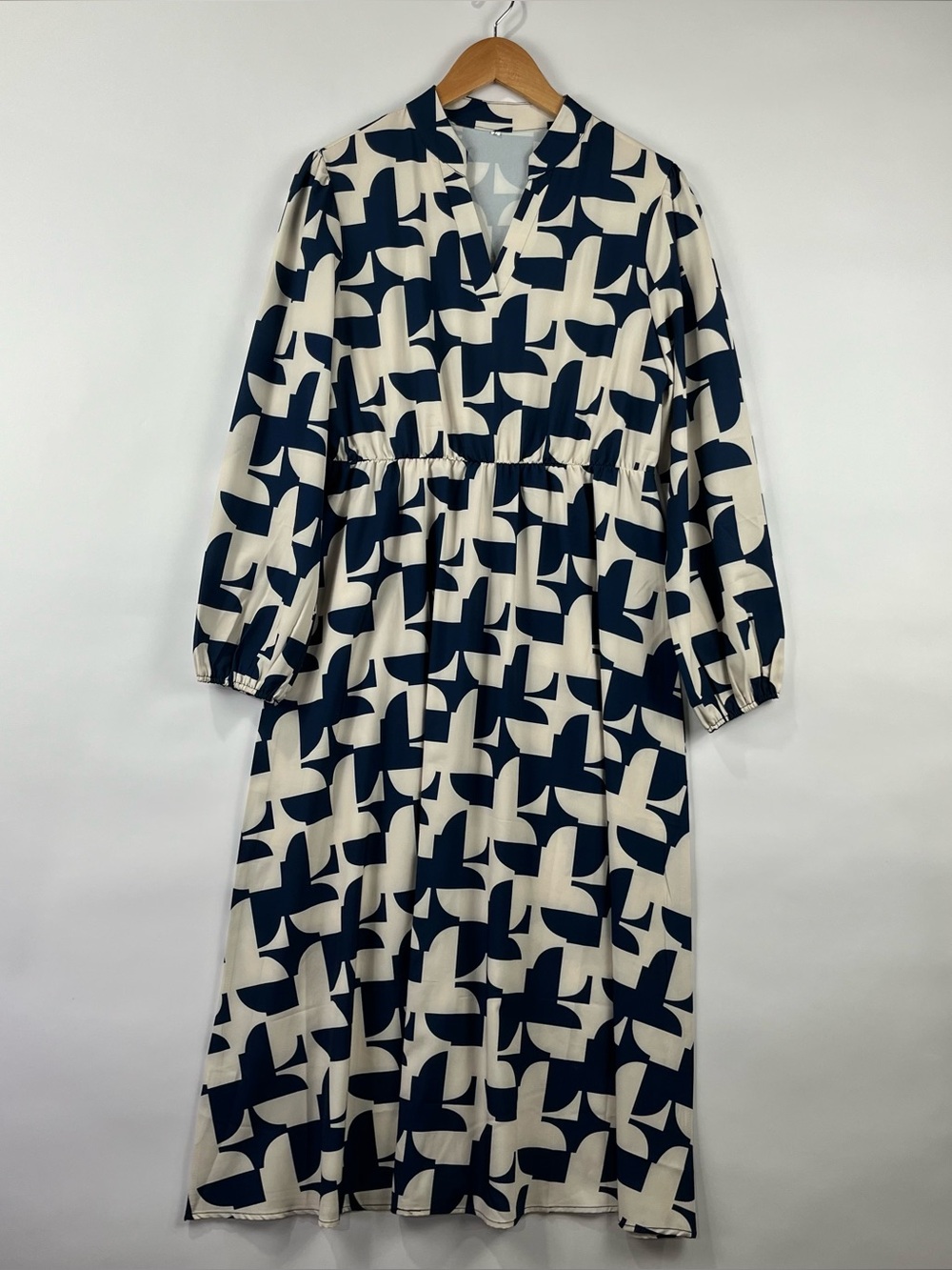 NWT Graphic Print V Neck Midi Dress Elastic Waist Long Sleeve L